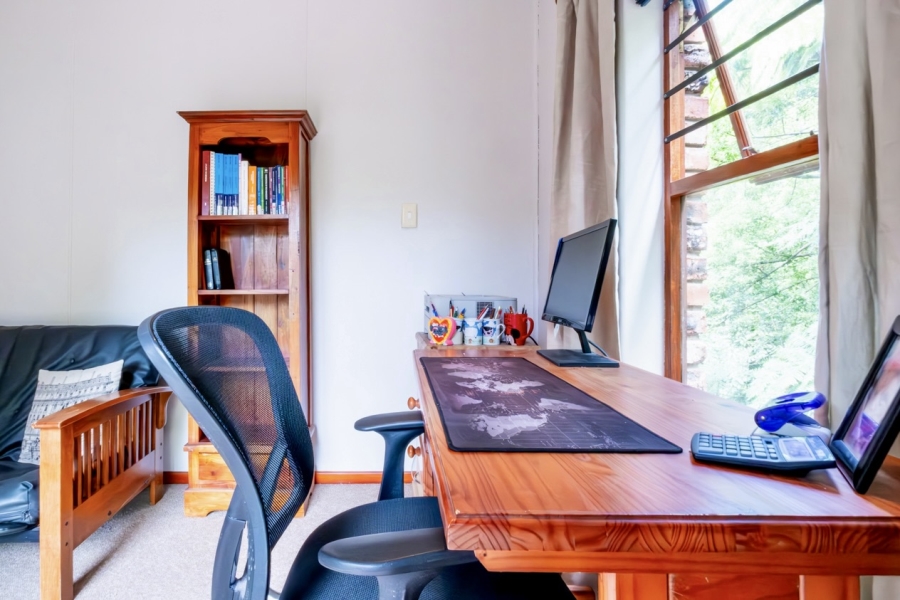 5 Bedroom Property for Sale in Fernridge Western Cape